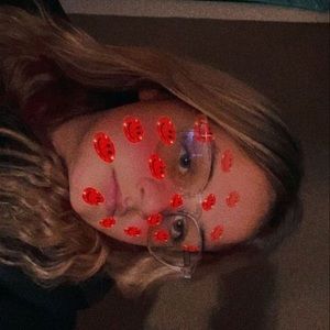 Meet your Posher, Lia